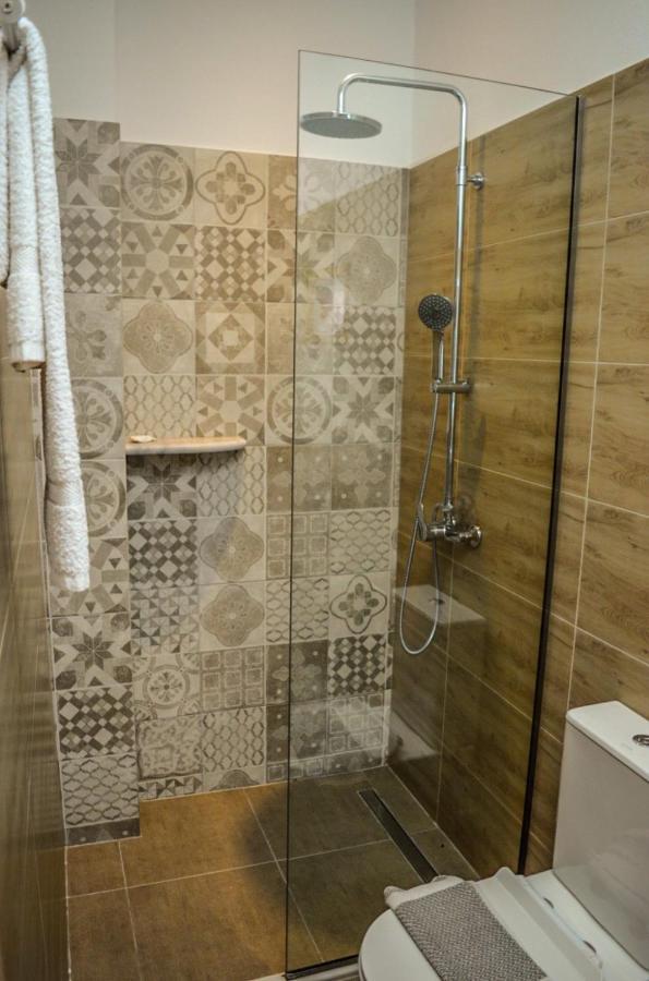 Golden Mile Studio-Apartment Іпсос Екстер'єр фото